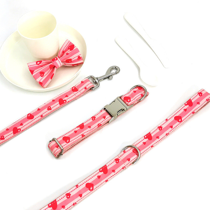 Trendy Heart Print Pet Collar Set